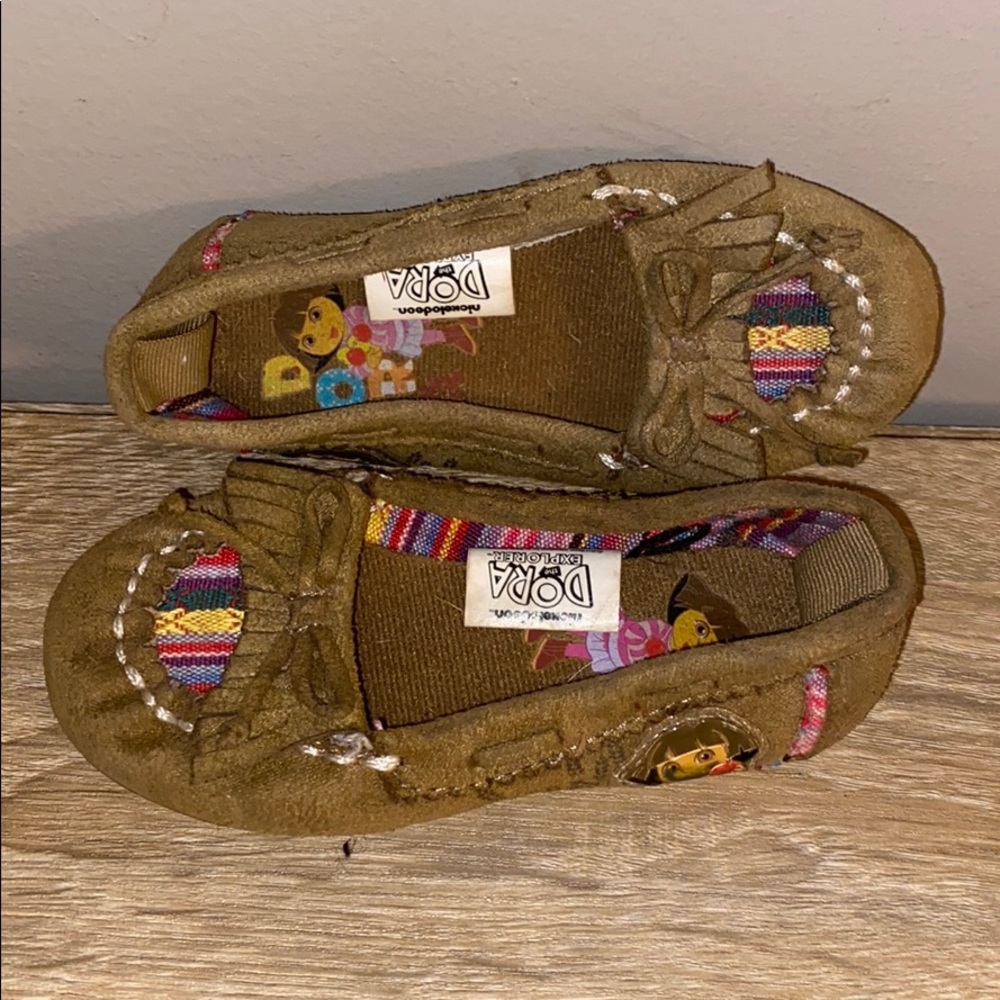Girls Dora moccasin 7c